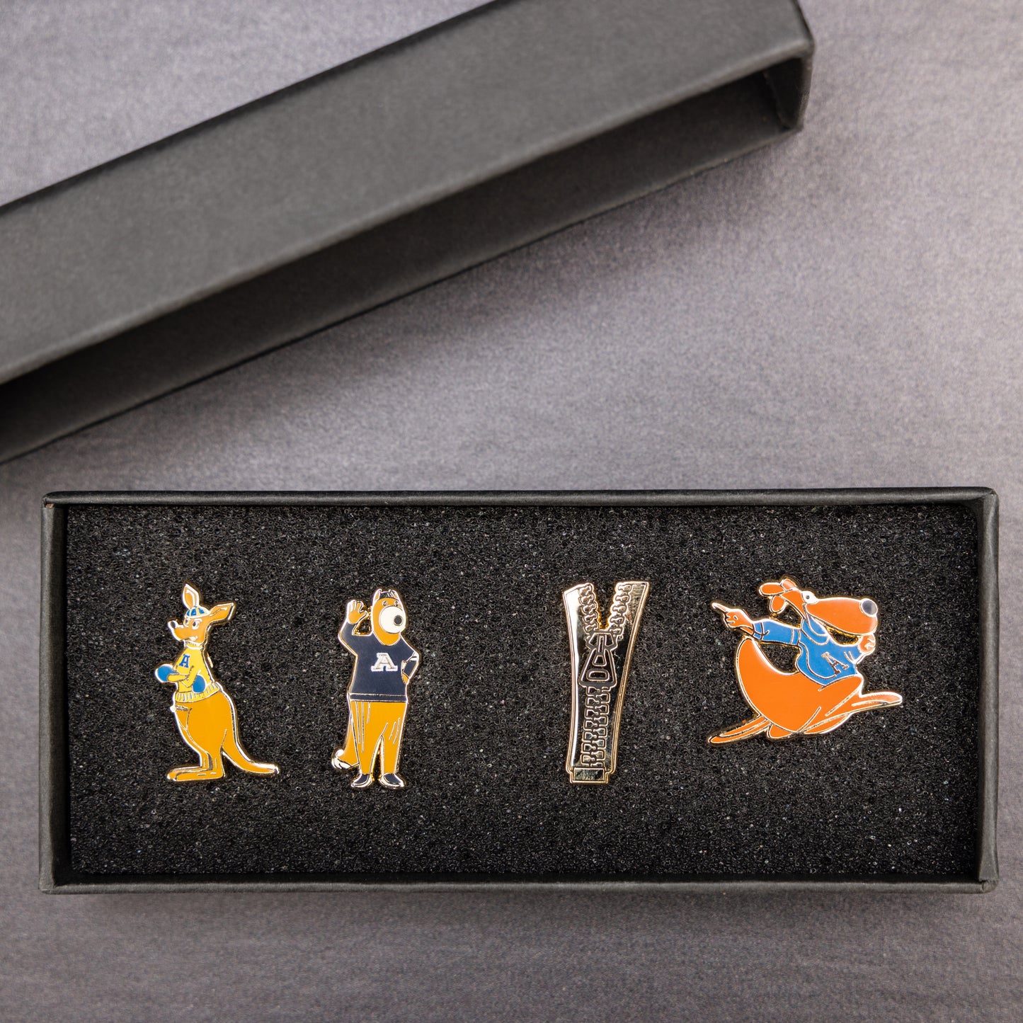 Then & Now Zippers Pin Set